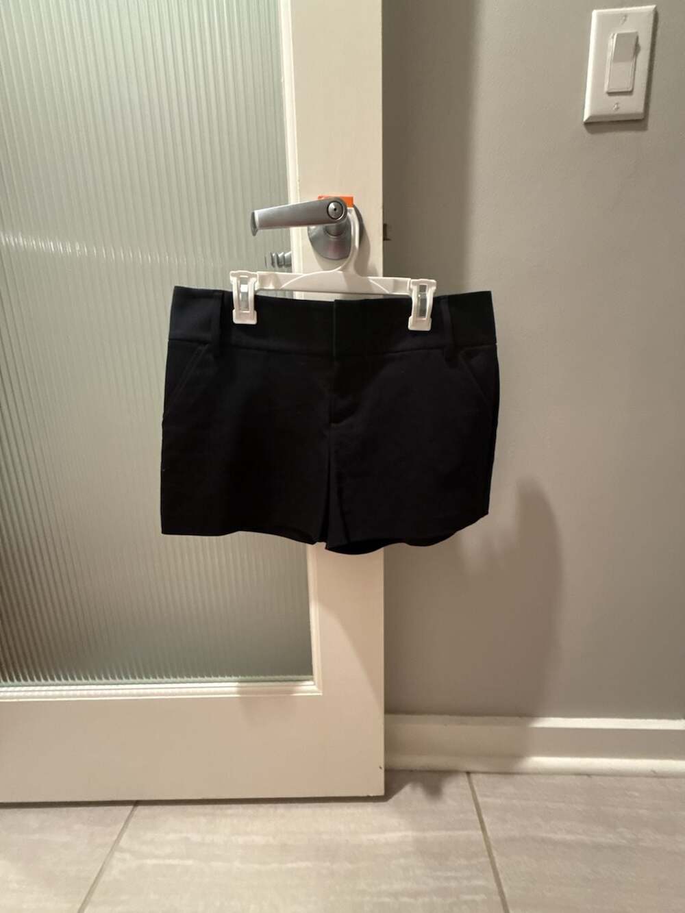 alice + olivia Classics Shorts Size 6 Black Tailored